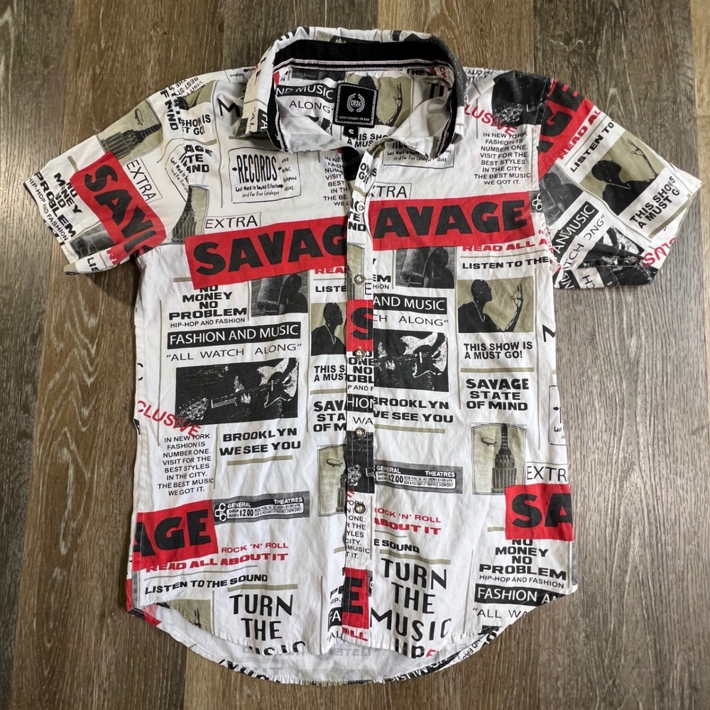 CR24 Chrome Edge Button Down Mens Small White Newsprint Savage Graphic Shirt